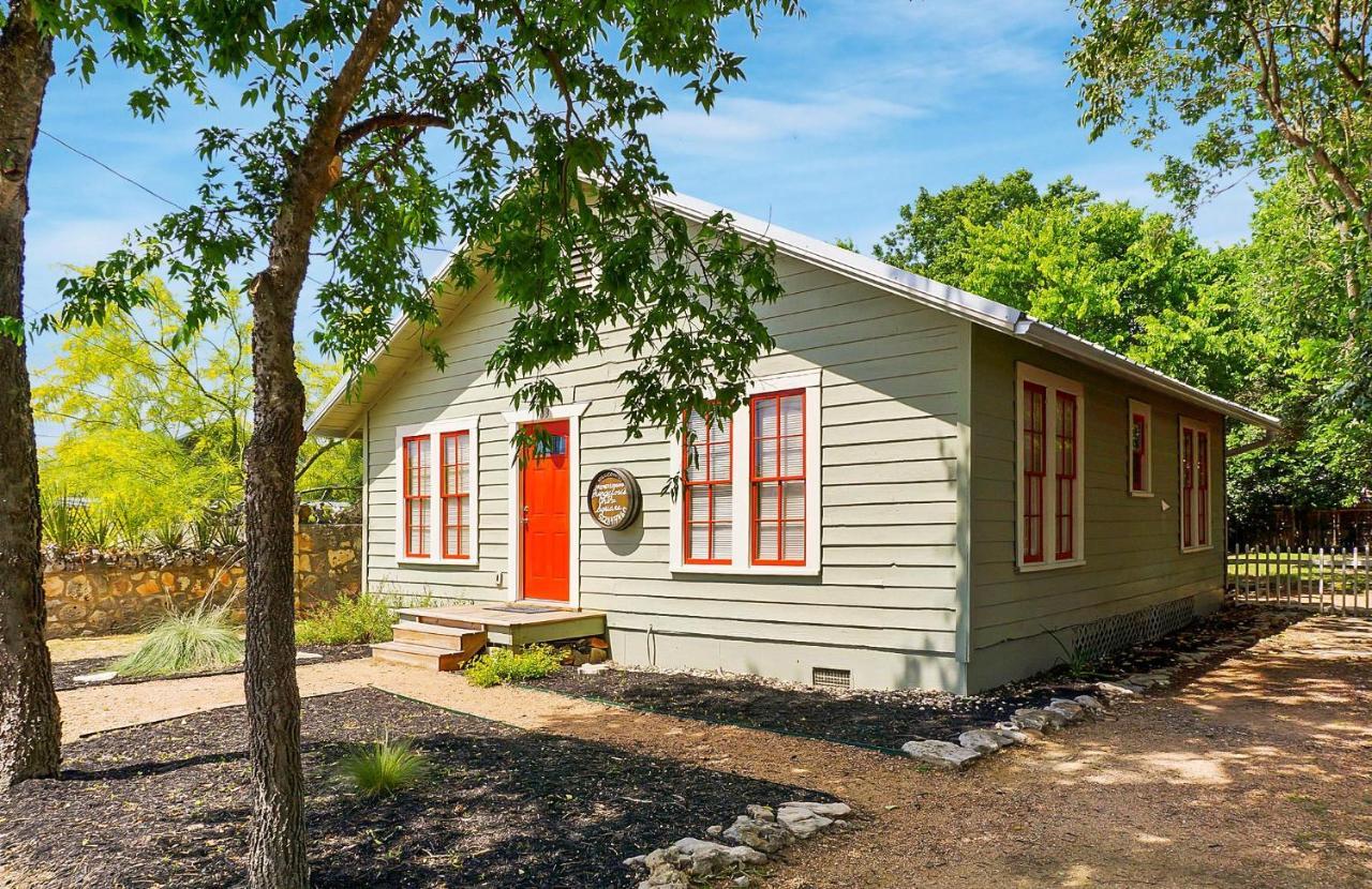 Bungalows On The Square- Unit 1 Wimberley Dış mekan fotoğraf