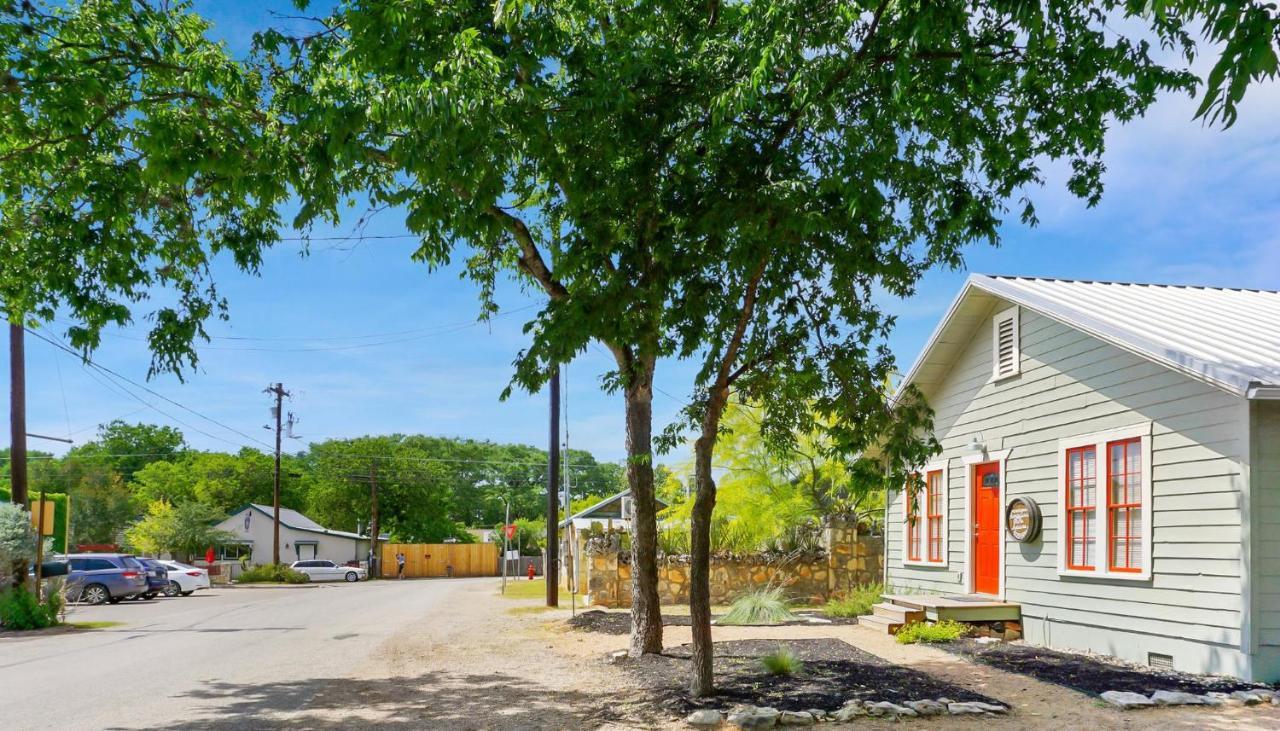 Bungalows On The Square- Unit 1 Wimberley Dış mekan fotoğraf