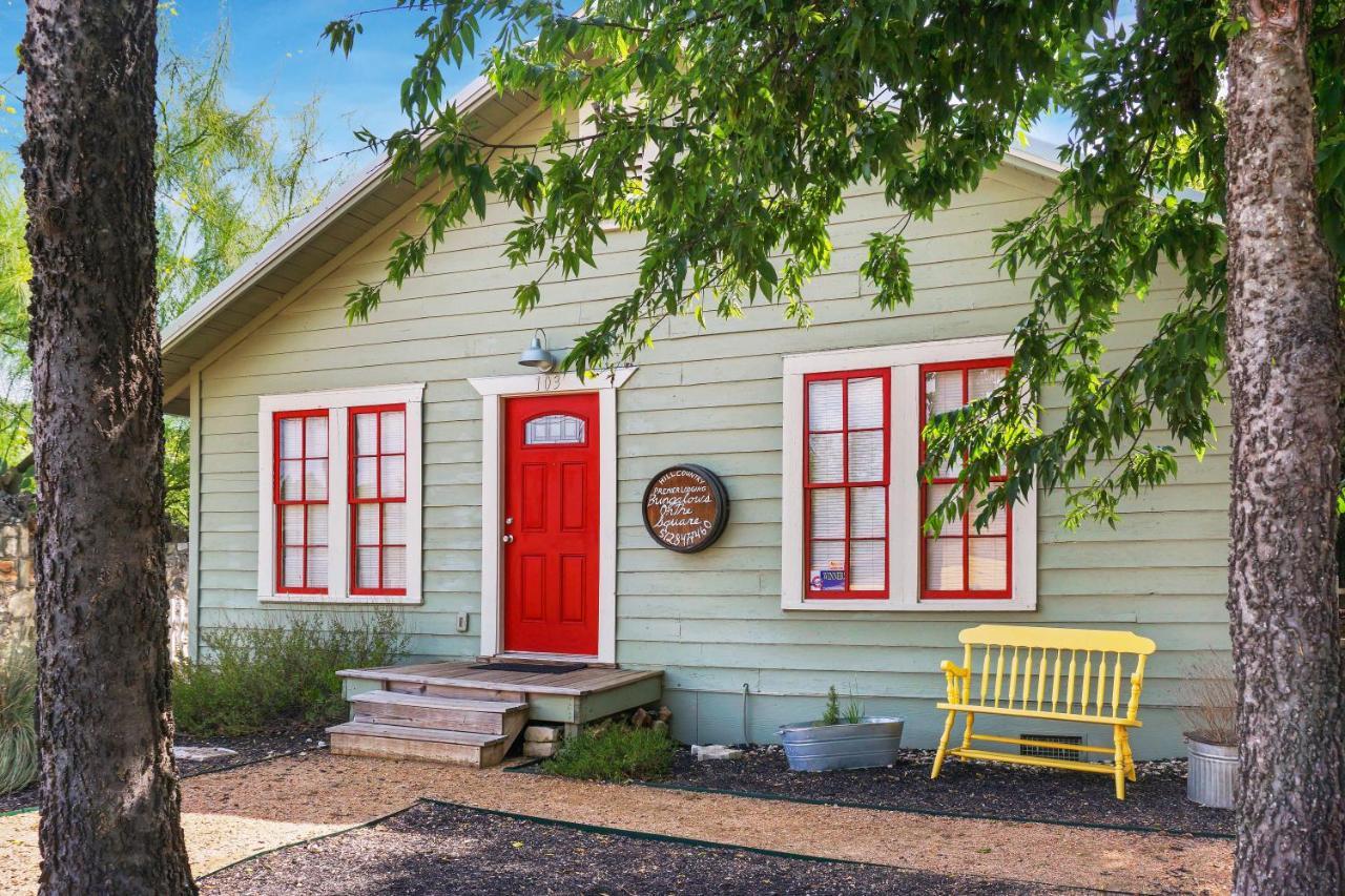 Bungalows On The Square- Unit 1 Wimberley Dış mekan fotoğraf