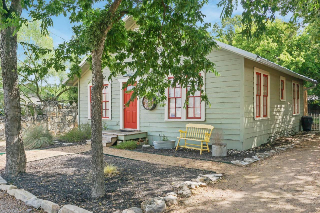 Bungalows On The Square- Unit 1 Wimberley Dış mekan fotoğraf